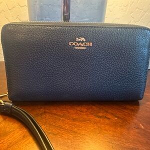 Coach Navy Blue Pebbled Leather Zip Around Wristlet Wallet NWOT Gold Hardware